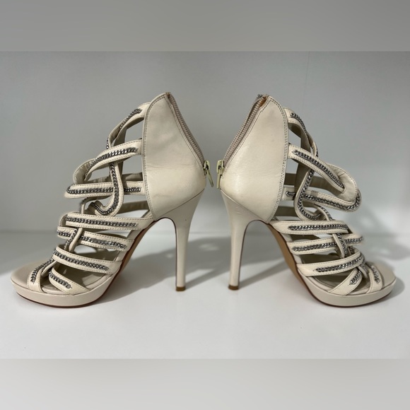 Eggshell color chain detail heels - Picture 3 of 6